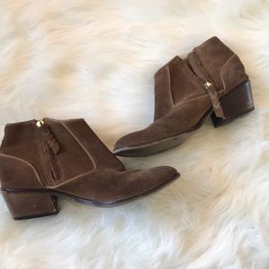 Brown western boots